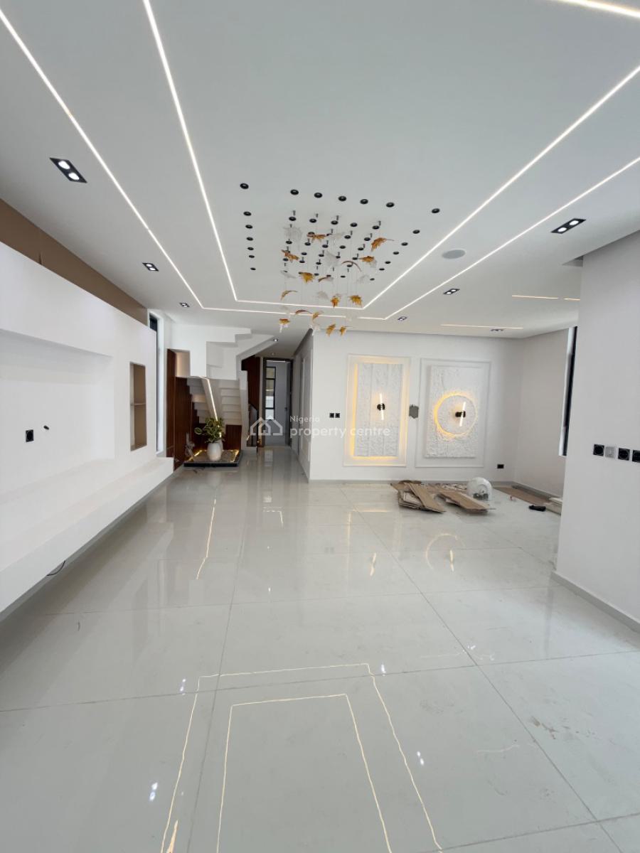 5bedroom Detached House in Chevron Lekki, Chevron Drive Lekki, Lekki, Lagos, Detached Duplex for Sale
