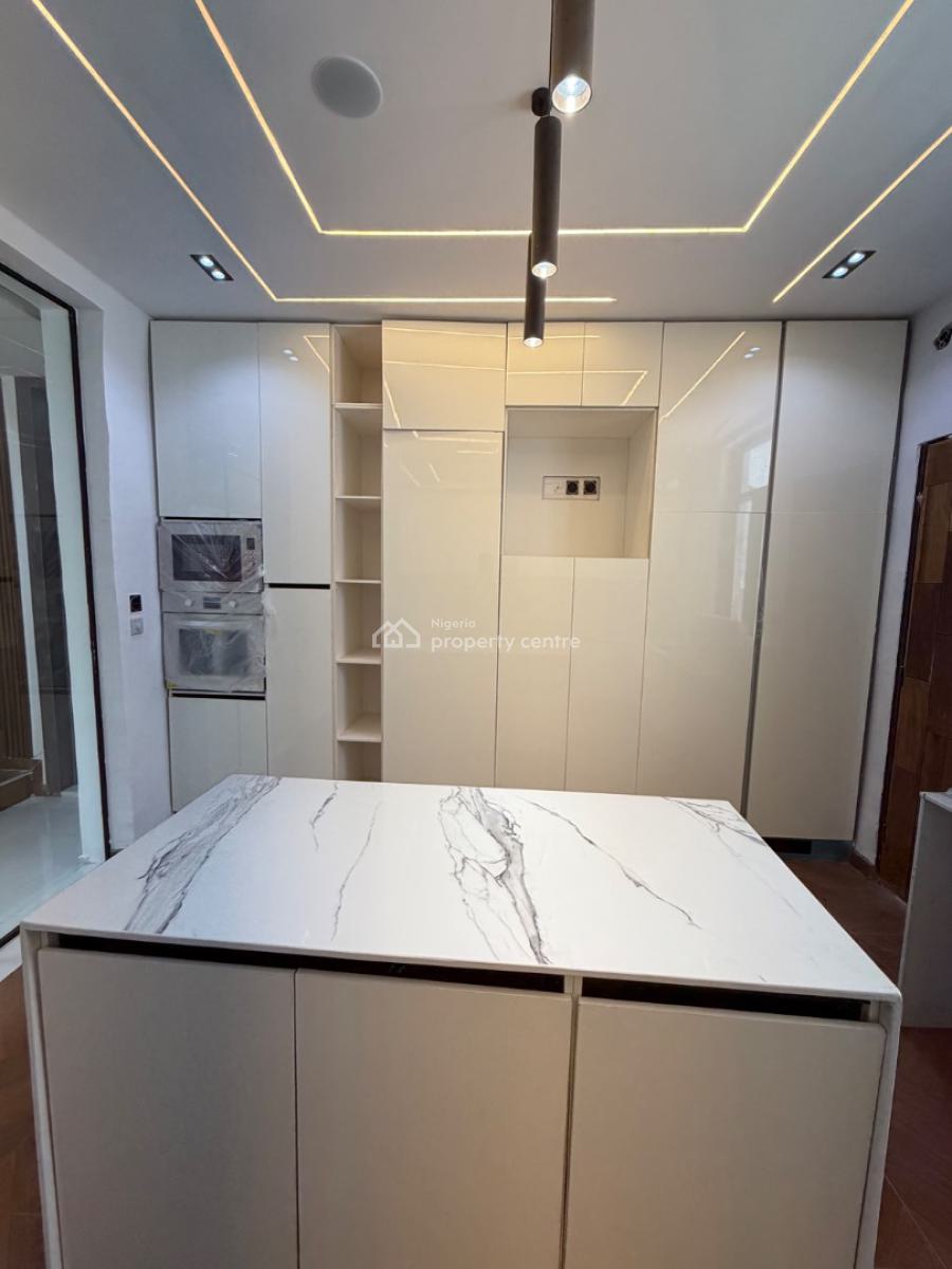 5bedroom Detached House in Chevron Lekki, Chevron Drive Lekki, Lekki, Lagos, Detached Duplex for Sale