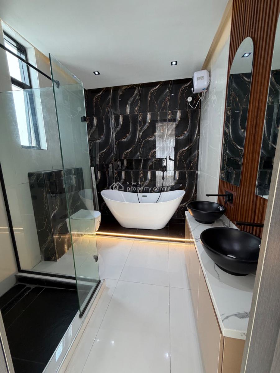 5bedroom Detached House in Chevron Lekki, Chevron Drive Lekki, Lekki, Lagos, Detached Duplex for Sale