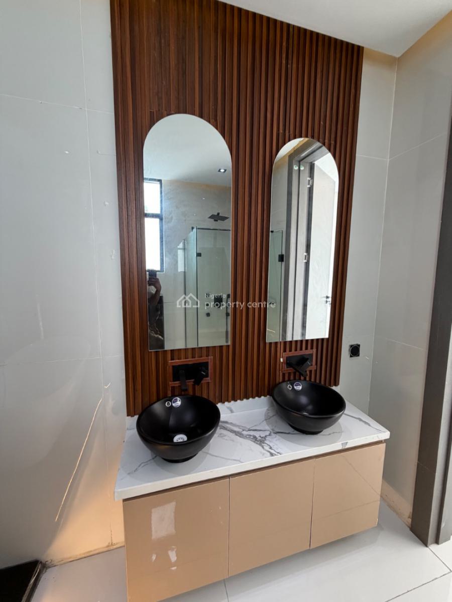 5bedroom Detached House in Chevron Lekki, Chevron Drive Lekki, Lekki, Lagos, Detached Duplex for Sale