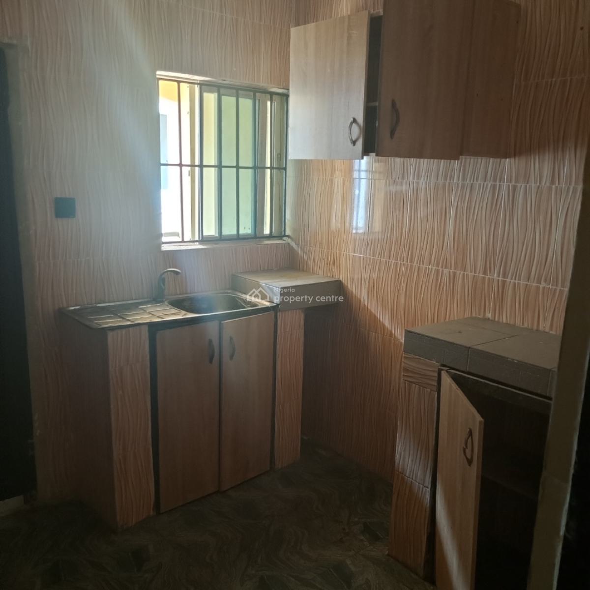 a Sharp and Serene 2bedroom Apartment (upstairs), Greenville Estate Badore Ajah-lekki, Badore, Ajah, Lagos, Flat / Apartment for Rent