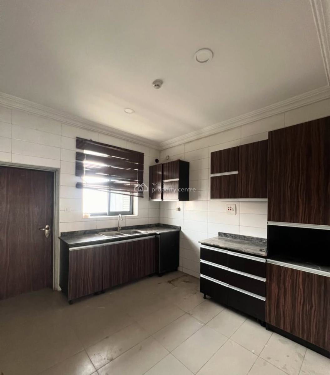 Serviced 3 Bedroom En-suite Flat with Fitted Kitchen Cabinets Only, Ai, Oniru, Victoria Island (vi), Lagos, Flat / Apartment for Rent