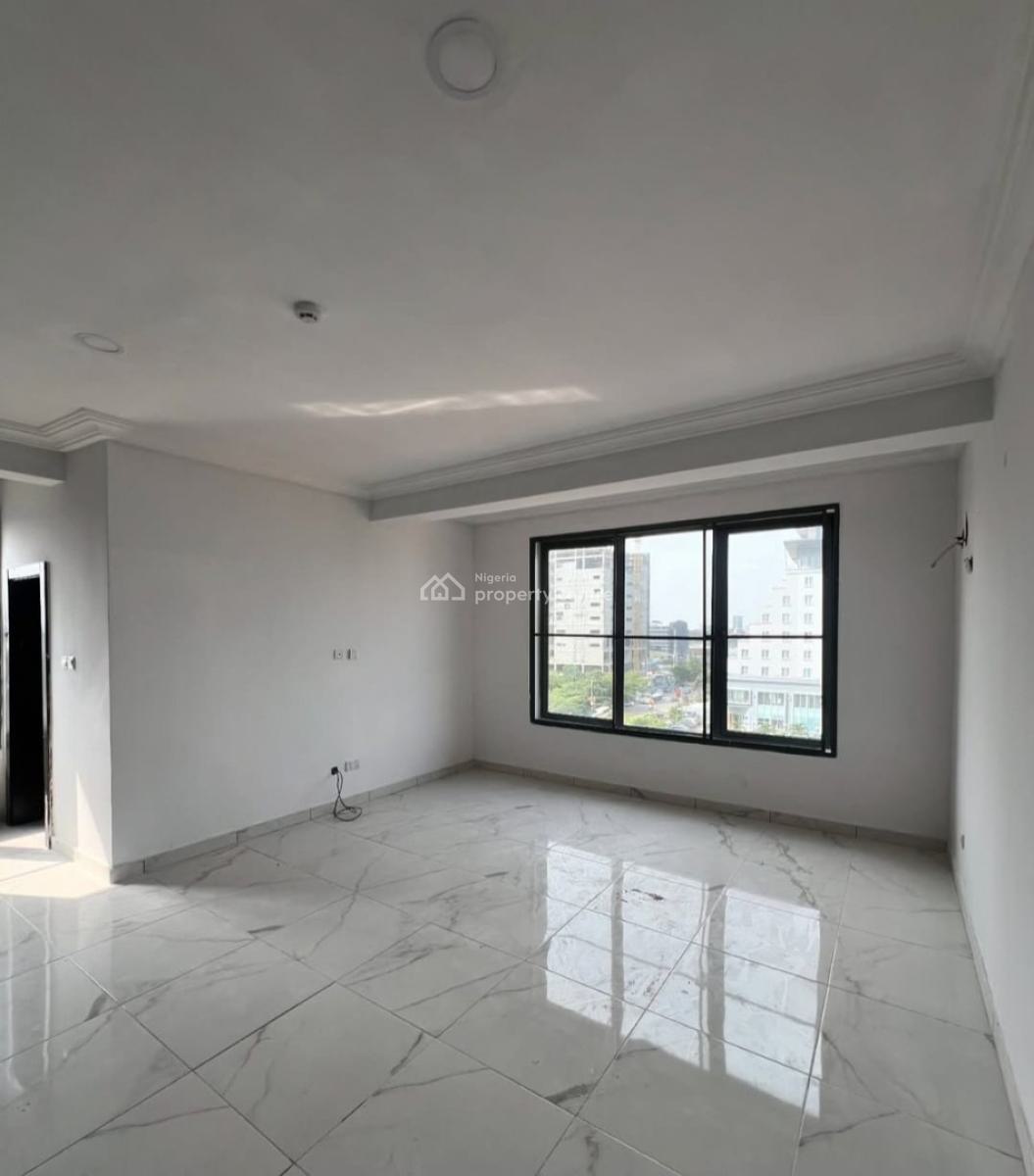 Serviced 3 Bedroom En-suite Flat with Fitted Kitchen Cabinets Only, Ai, Oniru, Victoria Island (vi), Lagos, Flat / Apartment for Rent