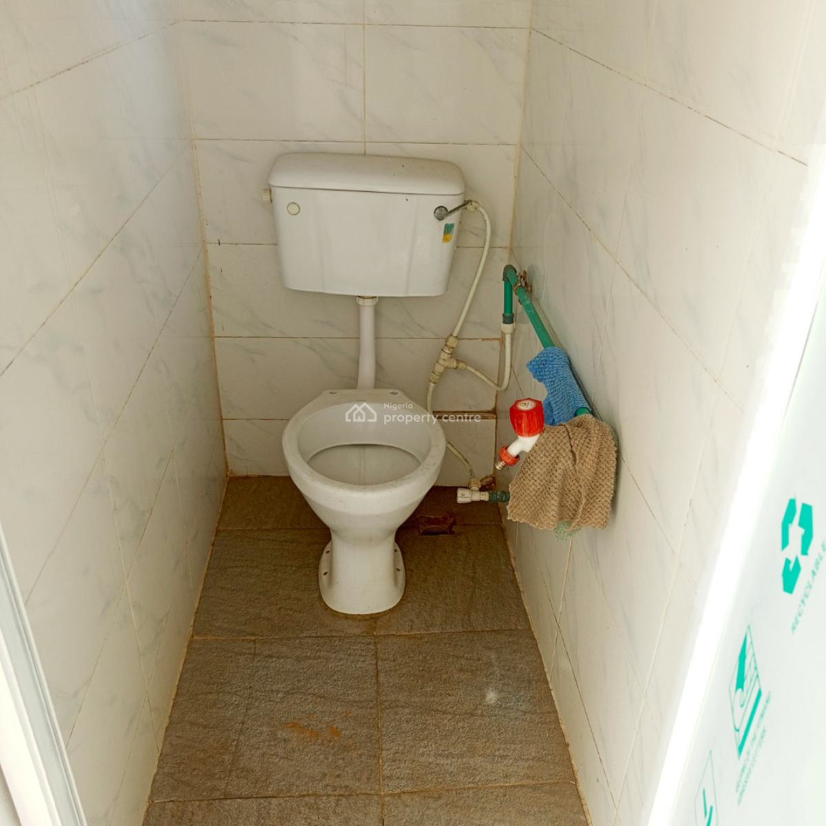 a Sharp and Serene Shop (upstairs) Facing The Ado Road, Ado Road Ajah-lekki, Ado, Ajah, Lagos, Shop for Rent