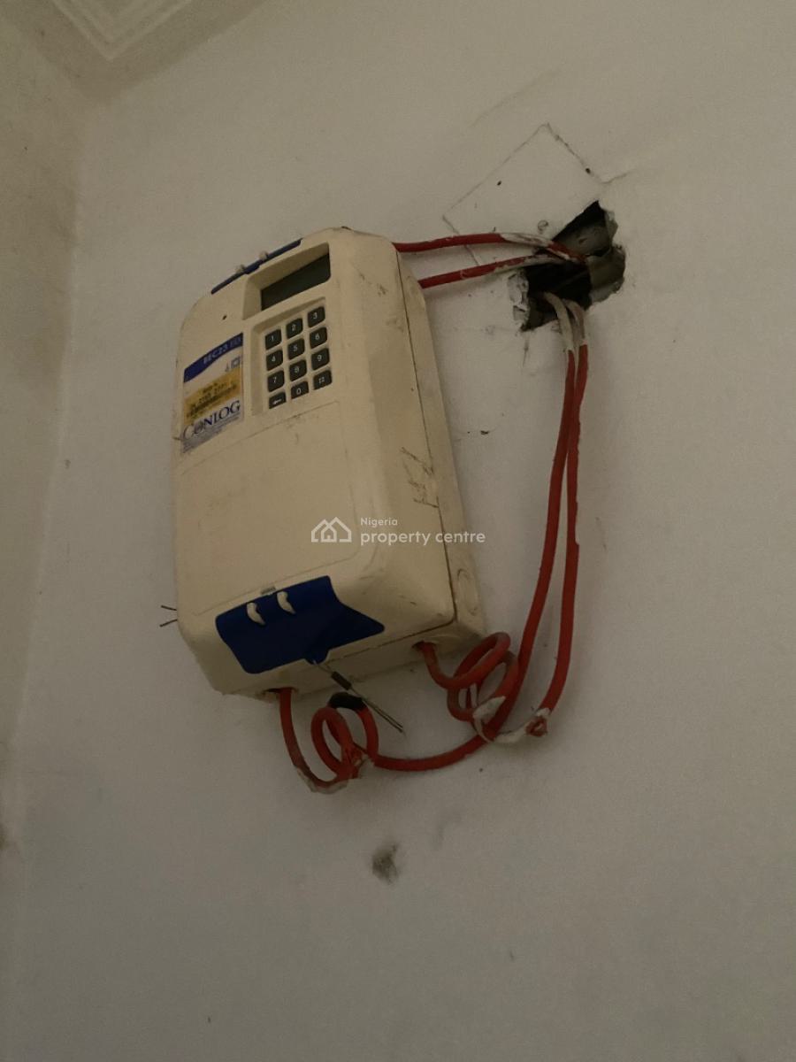 Spacious Studio Room with Small Palour Space with Prepaid Meter, Chevron, Lekki, Lagos, Self Contain (single Rooms) for Rent
