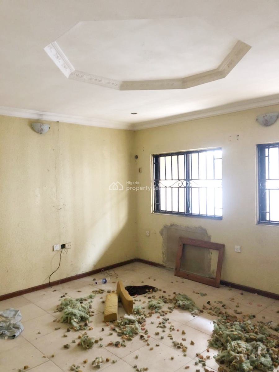 a Well Maintained Spacious 5 Bedroom Fully Detached Duplex with Bq, Gra Phase 2, Magodo, Lagos, Detached Duplex for Rent