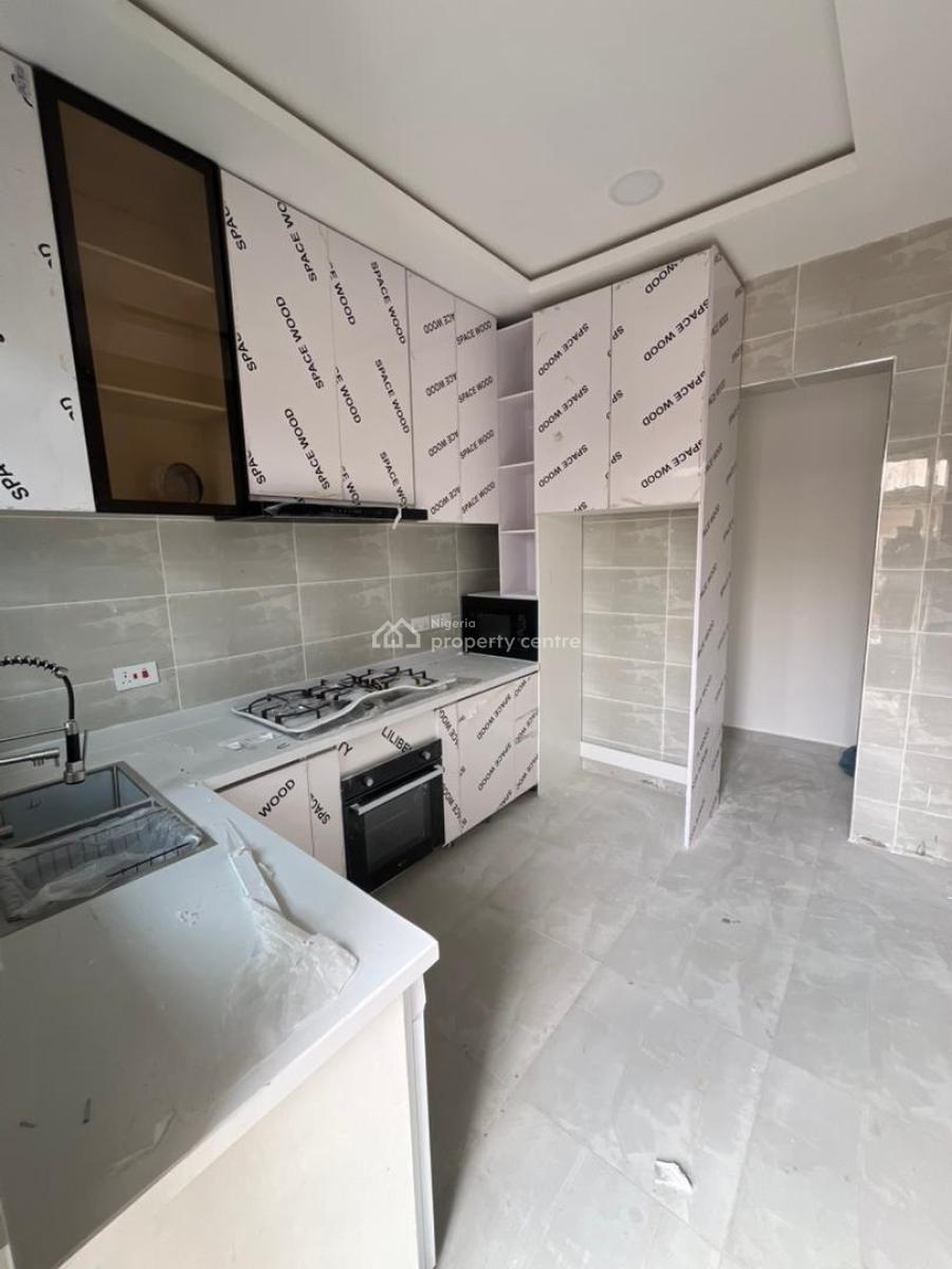 3 Bedroom Apartment with a Room Bq, Lekki, Lekki Phase 1, Lekki, Lagos, Flat / Apartment for Sale