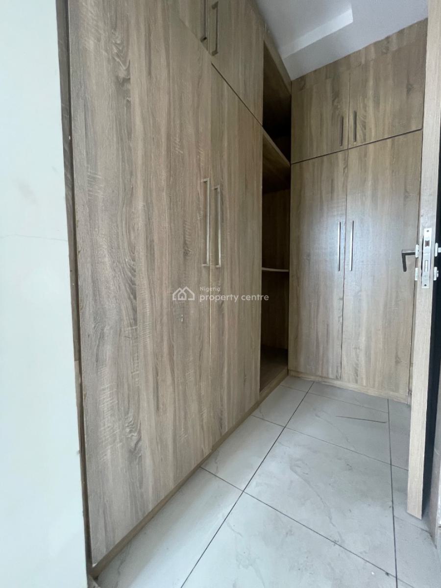 Massive 4 Bedroom Penthouse with an Elevator on Three Floors, Thomas Estate, Ajah, Lagos, Flat / Apartment for Sale