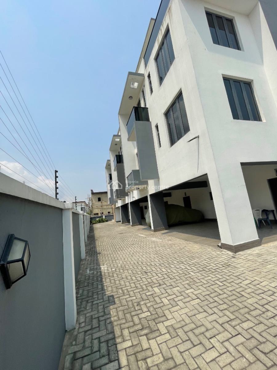 Massive 4 Bedroom Penthouse with an Elevator on Three Floors, Thomas Estate, Ajah, Lagos, Flat / Apartment for Sale