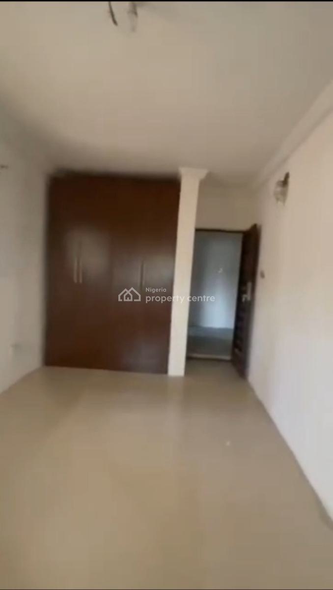 Spacious Renovated Standard  4 Bedroom Duplex with Bq, Akoka, Yaba, Lagos, Detached Duplex for Rent