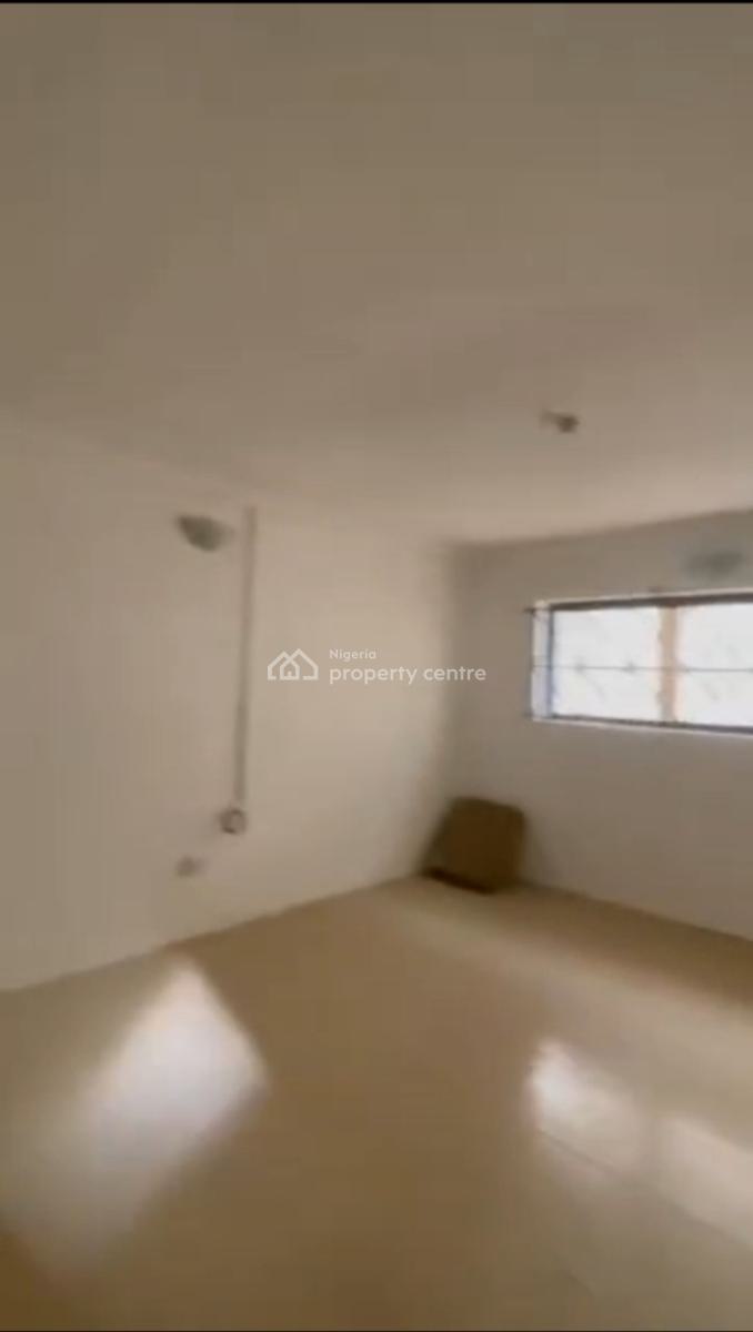 Spacious Renovated Standard  4 Bedroom Duplex with Bq, Akoka, Yaba, Lagos, Detached Duplex for Rent