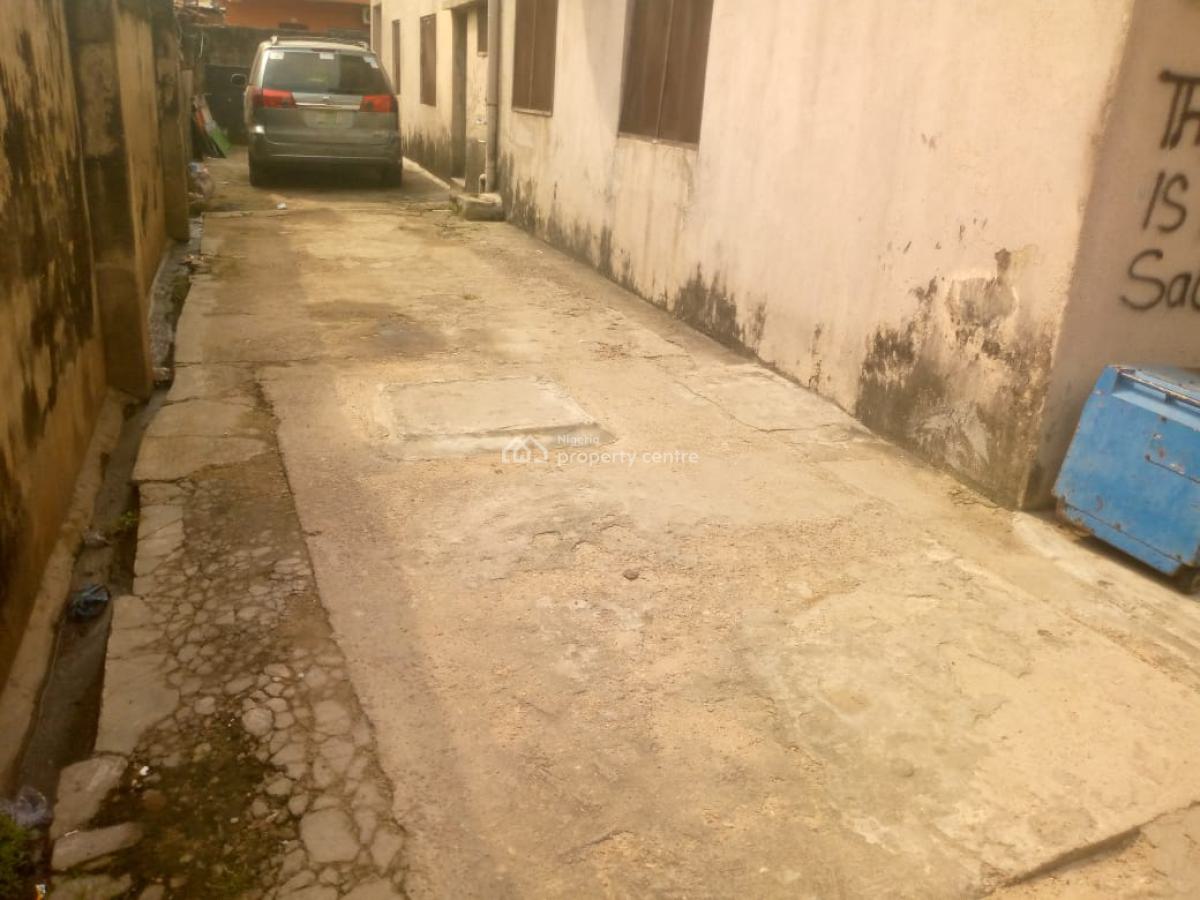 Solid Block of Flat, Jibowu, Yaba, Lagos, Block of Flats for Sale