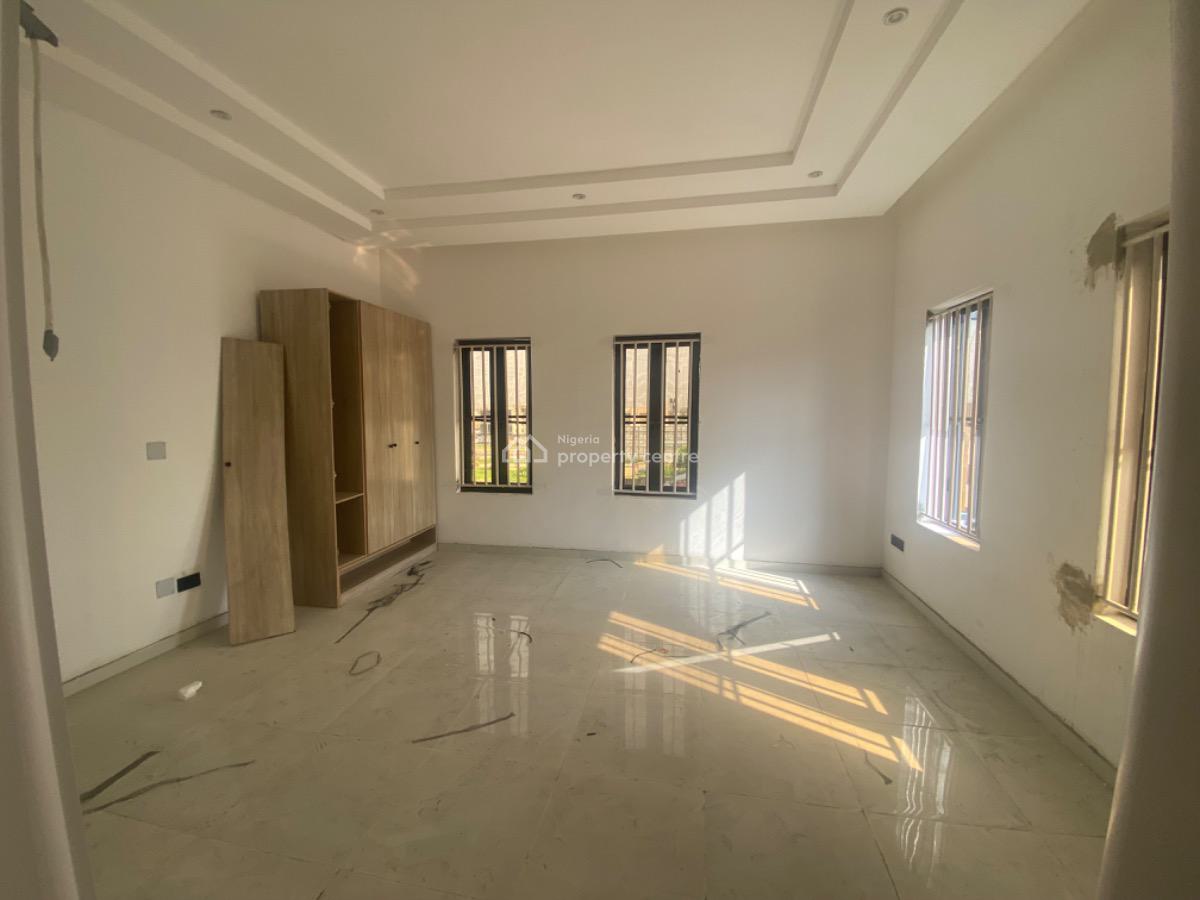 Brand New Serviced 3 Bedroom Paint House in Lekki Phase 1, Petrocam Area Lekki Right, Lekki Phase 1, Lekki, Lagos, Flat / Apartment for Rent