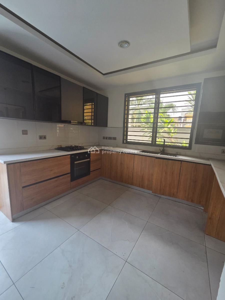 a Lovely 4 Bedroom Semi-detached  Duplex with a Room Bq, Lekki Phase 1, Lekki, Lagos, Semi-detached Duplex for Rent