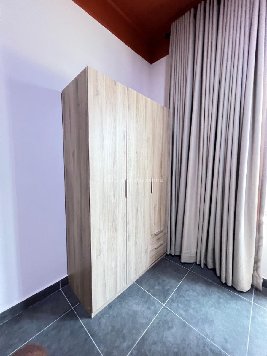 Exquisite 2 Bedroom Apartment with an Elevator Suitable for Investment, Lekki Phase 1, Lekki, Lagos, Flat / Apartment for Sale