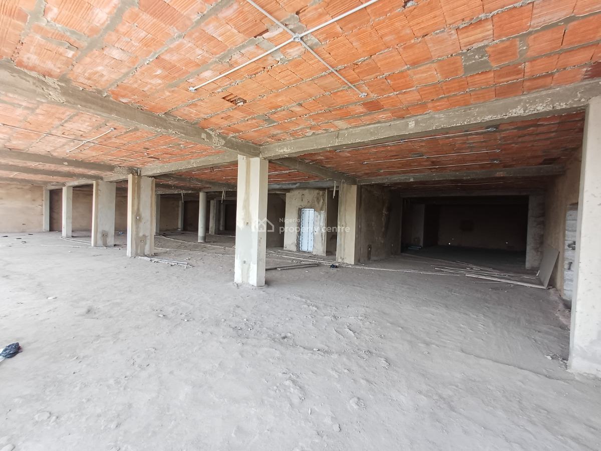 700sqm Shop / Office Space on The Second Floor in a Strategic Location, Wuse 2, Abuja, Shop for Rent