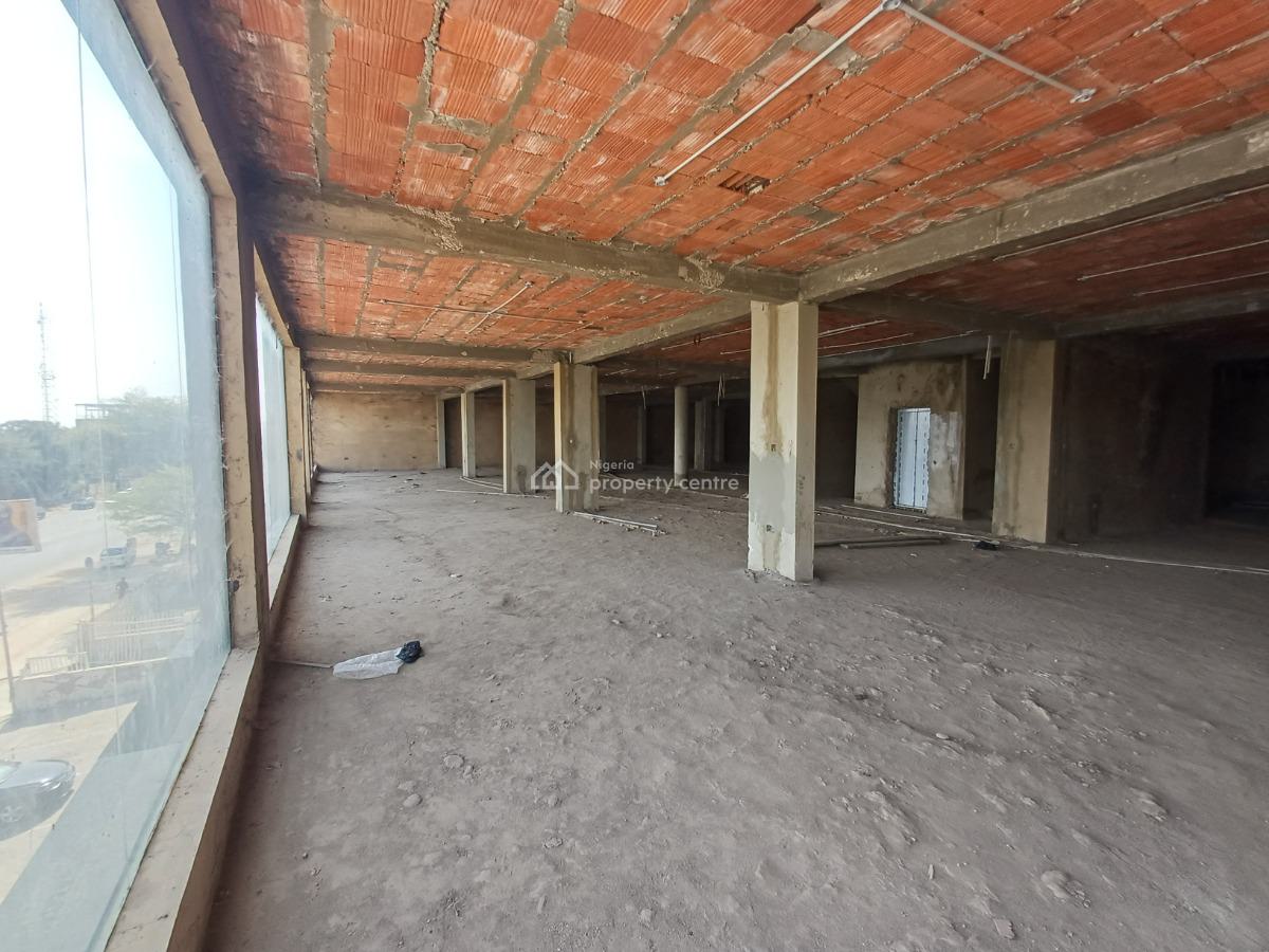 700sqm Shop / Office Space on The Second Floor in a Strategic Location, Wuse 2, Abuja, Shop for Rent