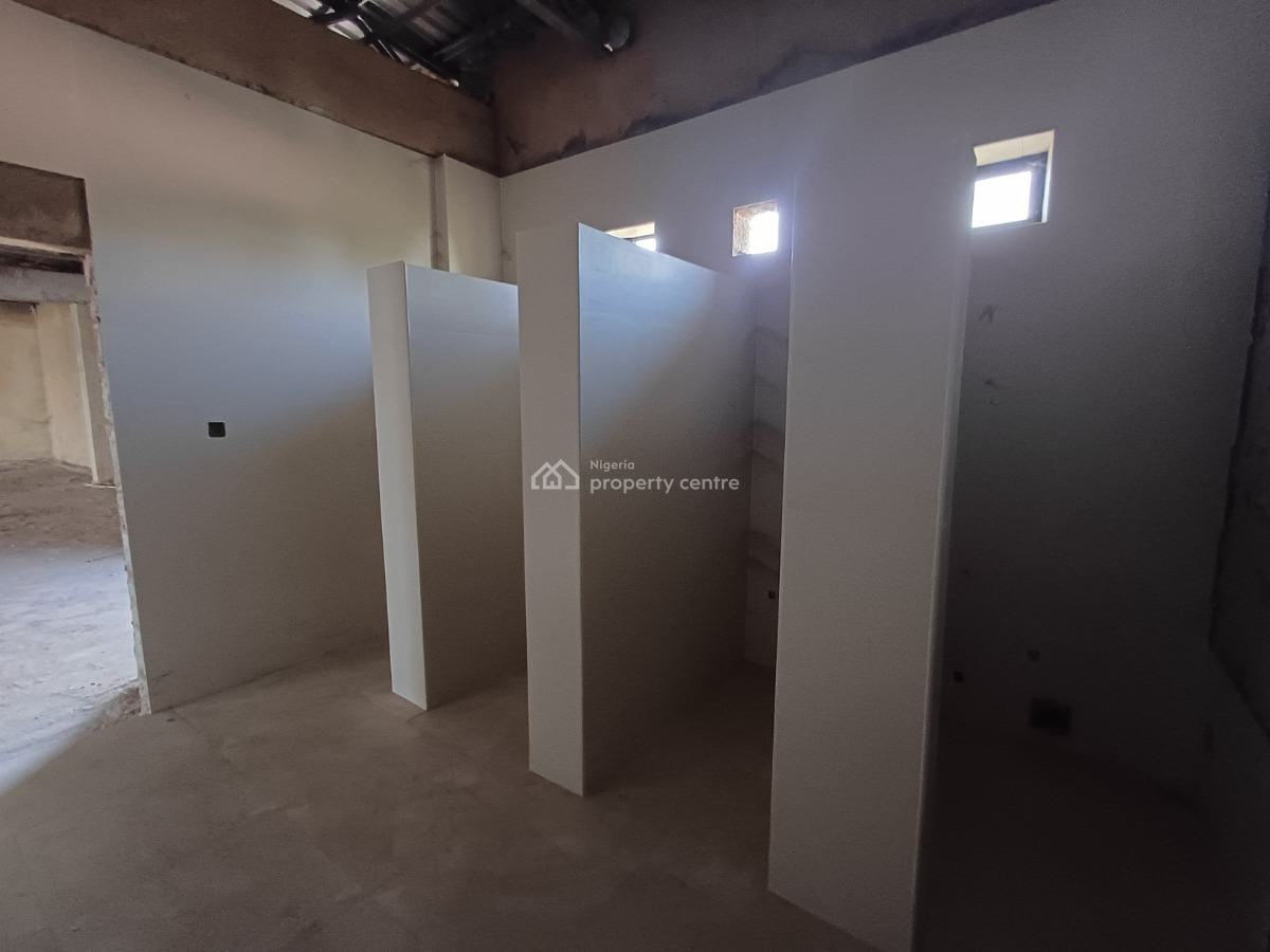 700sqm Shop / Office Space on The Second Floor in a Strategic Location, Wuse 2, Abuja, Shop for Rent