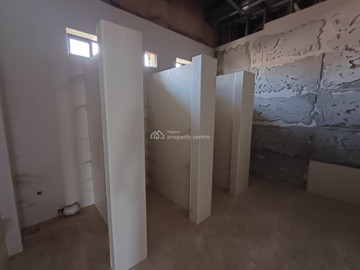 700sqm Shop / Office Space on The Second Floor in a Strategic Location, Wuse 2, Abuja, Shop for Rent