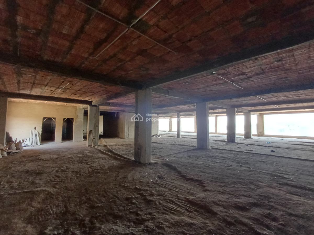 700sqm Shop / Office Space on The Second Floor in a Strategic Location, Wuse 2, Abuja, Shop for Rent