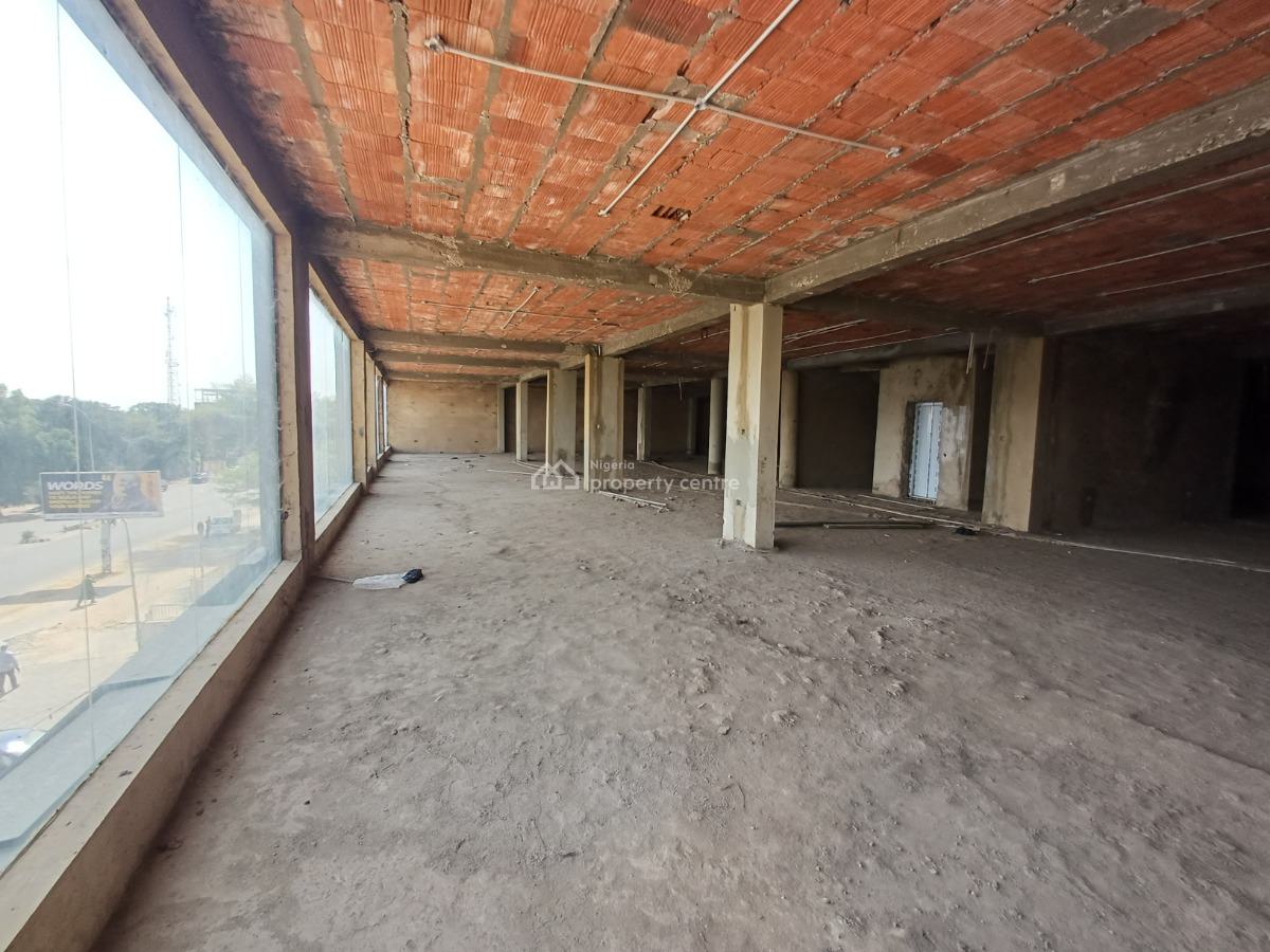 700sqm Shop / Office Space on The Second Floor in a Strategic Location, Wuse 2, Abuja, Shop for Rent