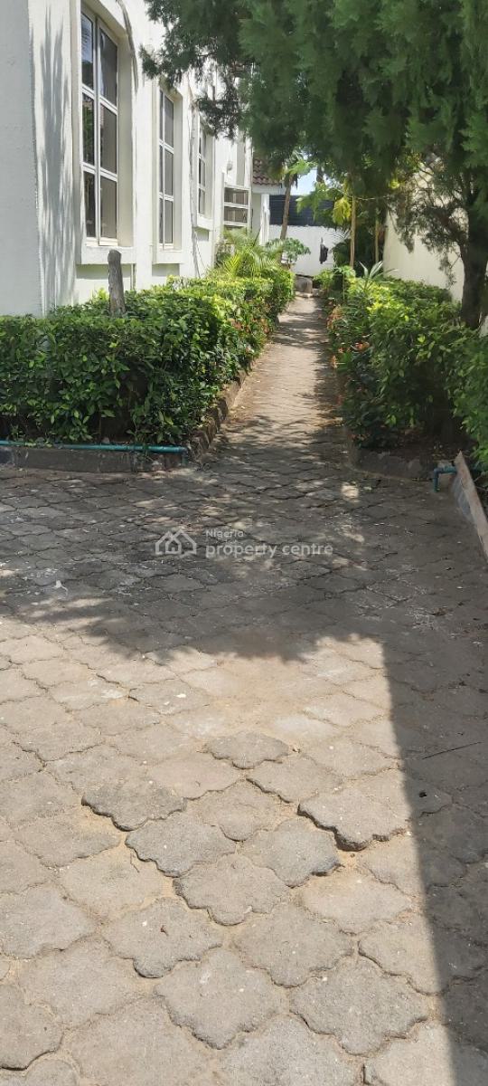 2 Rooms Bq, Off Road 5, Vgc, Lekki, Lagos, Mini Flat (room and Parlour) for Rent