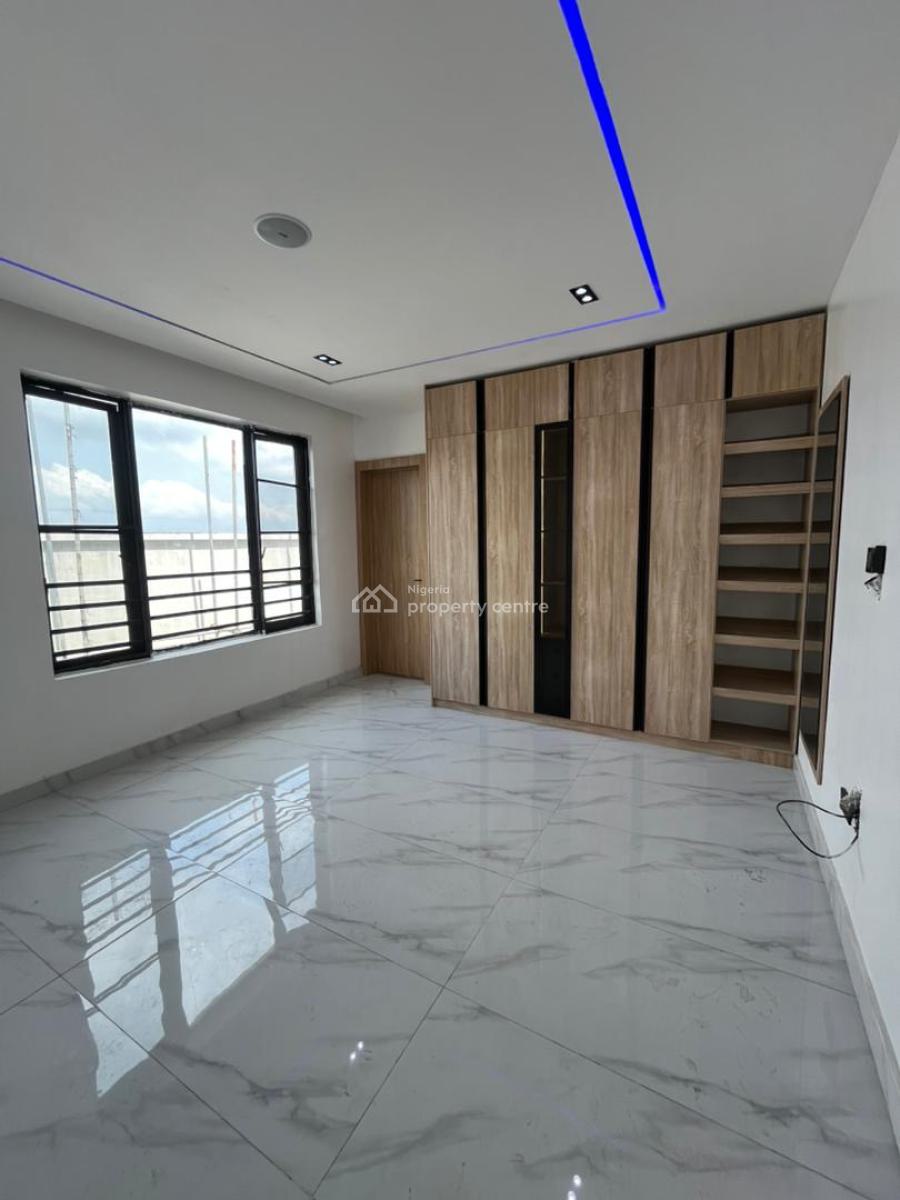 Luxury 2 Bedroom Apartment with Bq, Lekki Phase 1, Lekki, Lagos, Block of Flats for Sale