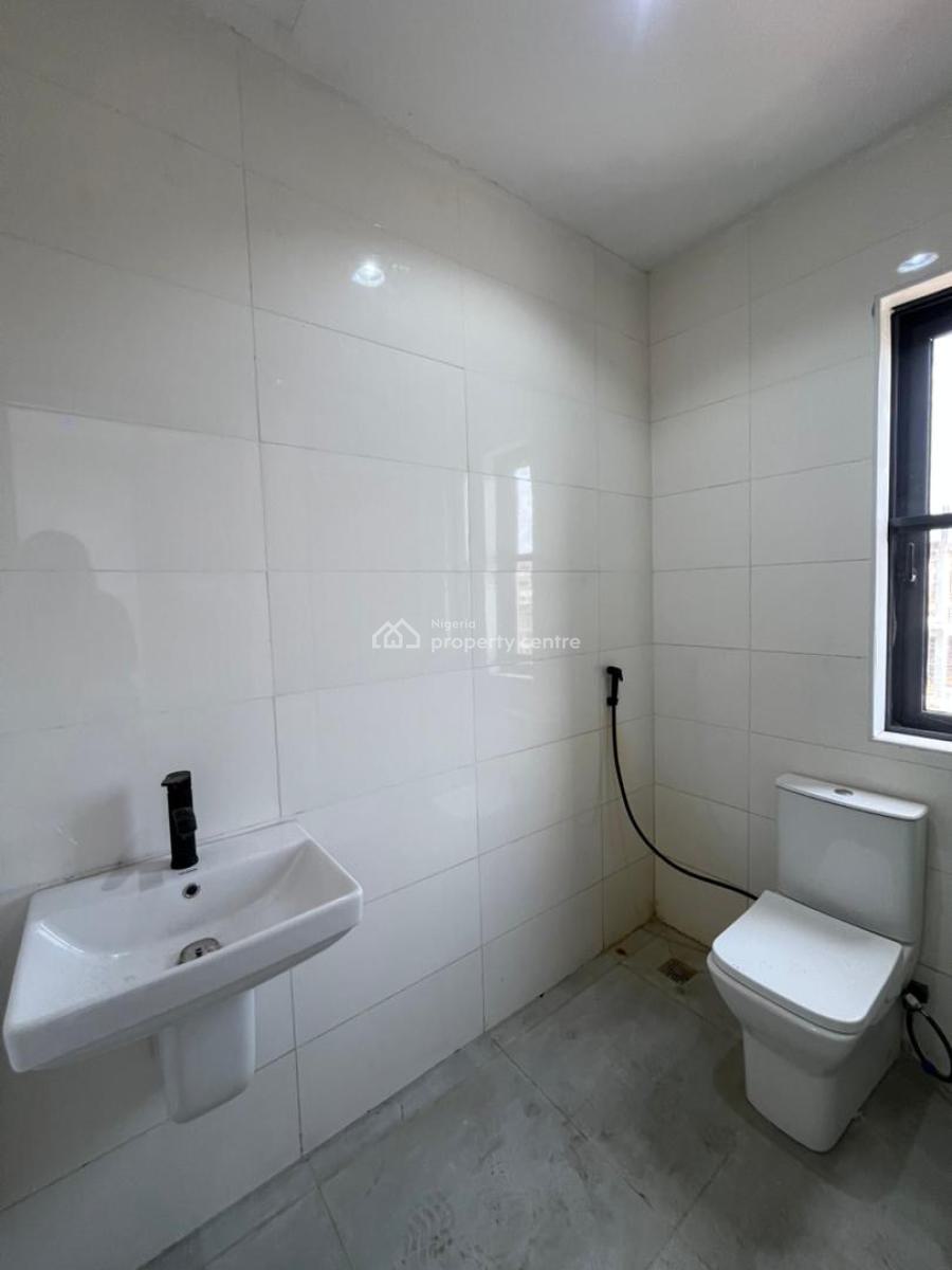 Luxury 2 Bedroom Apartment with Bq, Lekki Phase 1, Lekki, Lagos, Block of Flats for Sale