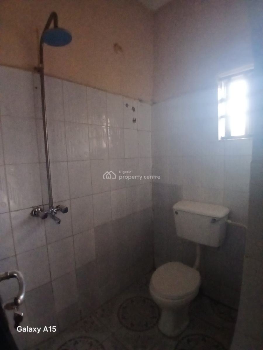 2 Bedrooms Flat, Phase 4 Tarred Access Road, Kubwa, Abuja, Flat / Apartment for Rent