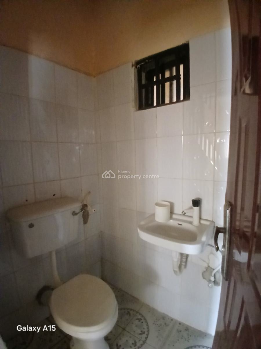 2 Bedrooms Flat, Phase 4 Tarred Access Road, Kubwa, Abuja, Flat / Apartment for Rent
