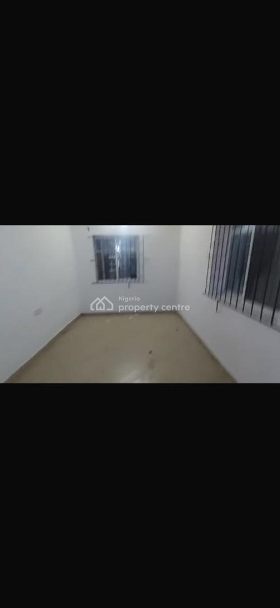 3 Bedroom Flat, Off Sura Mogaji, Ilupeju, Lagos, Flat / Apartment for Rent