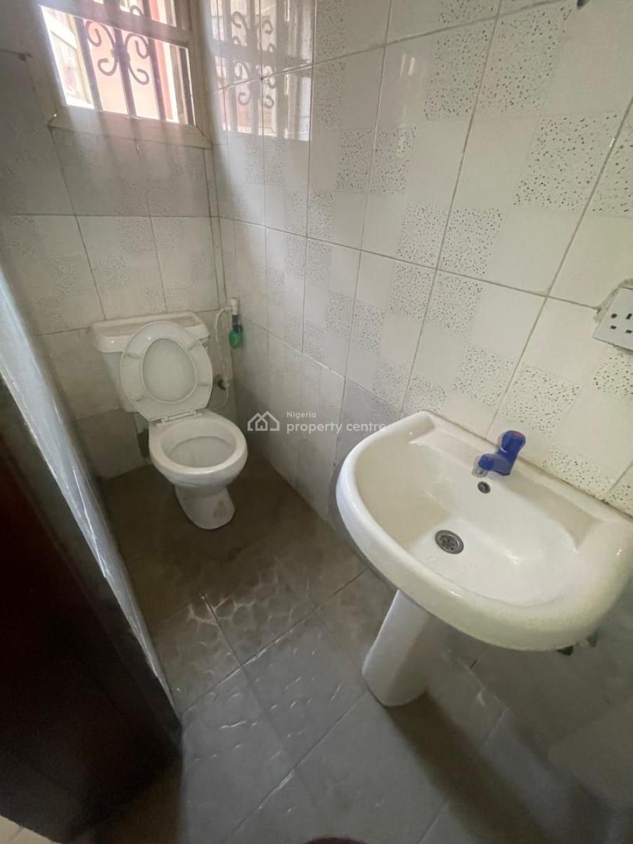 Clean & Lovely 3 Bedroom Flat Apartment, Harmony Estate, Gra Phase 1, Magodo, Lagos, Flat / Apartment for Rent