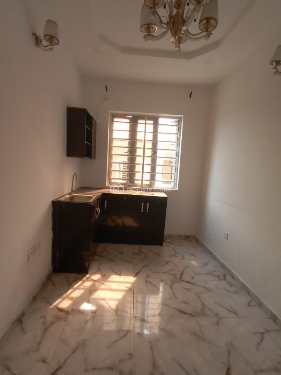 Mini Flat Upstairs, Beach View Estate, Off Alpha Beach Road, Lekki, Lagos, Mini Flat (room and Parlour) for Rent