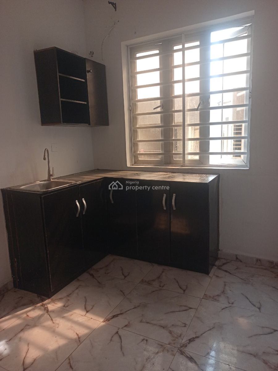 Mini Flat Upstairs, Beach View Estate, Off Alpha Beach Road, Lekki, Lagos, Mini Flat (room and Parlour) for Rent