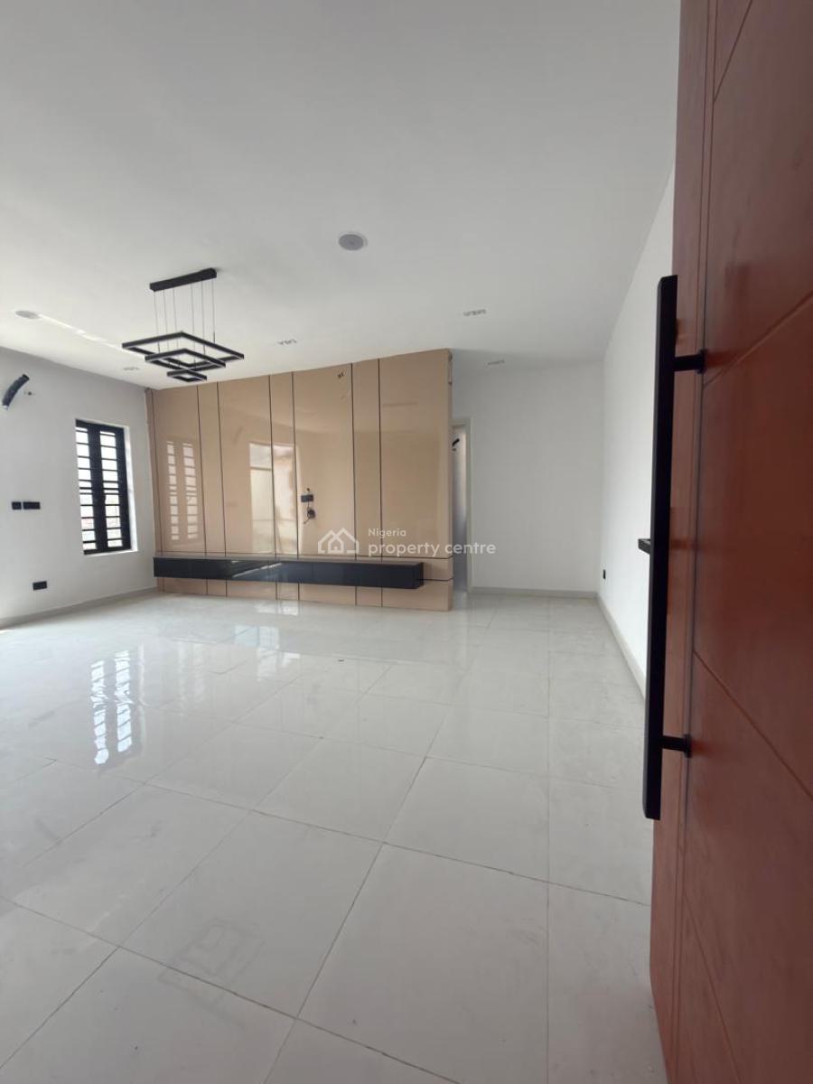 Contemporary 2 Bedroom Apartment with Modern Finishing, Ologolo, Lekki, Lagos, Flat / Apartment for Sale