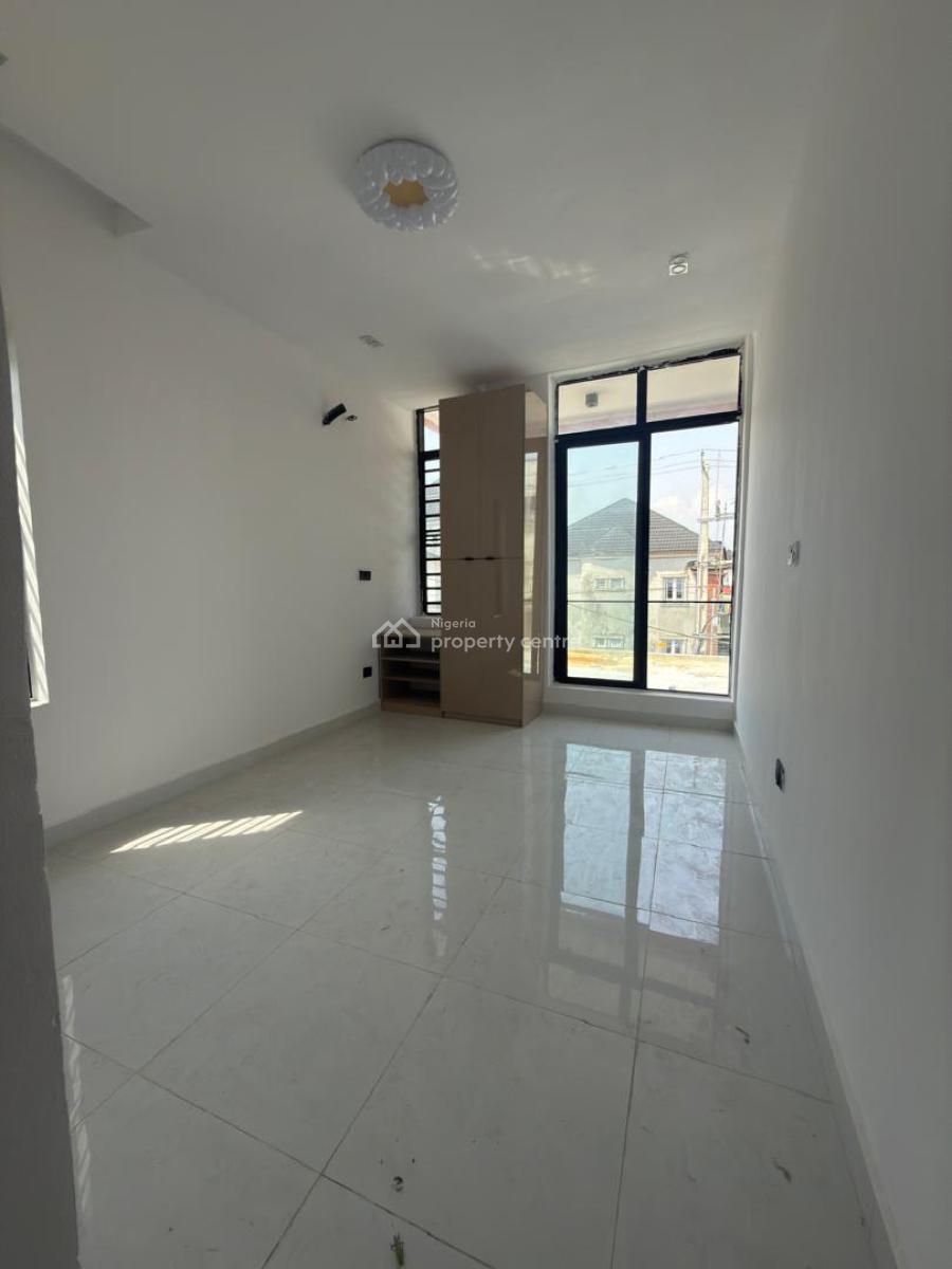 Contemporary 2 Bedroom Apartment with Modern Finishing, Ologolo, Lekki, Lagos, Flat / Apartment for Sale
