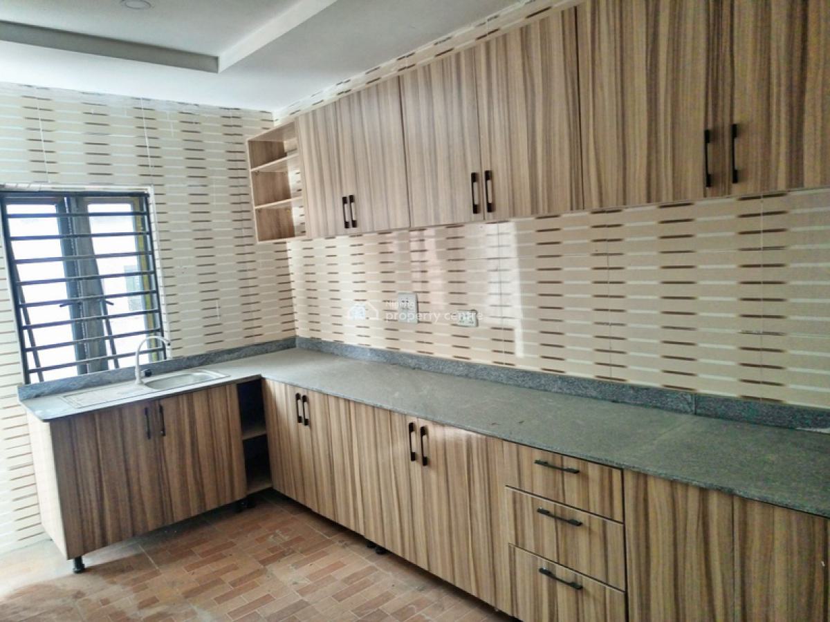 Lovely 3 Bedroom Flat, Ilasan Estate, Lekki, Lagos, Flat / Apartment for Sale