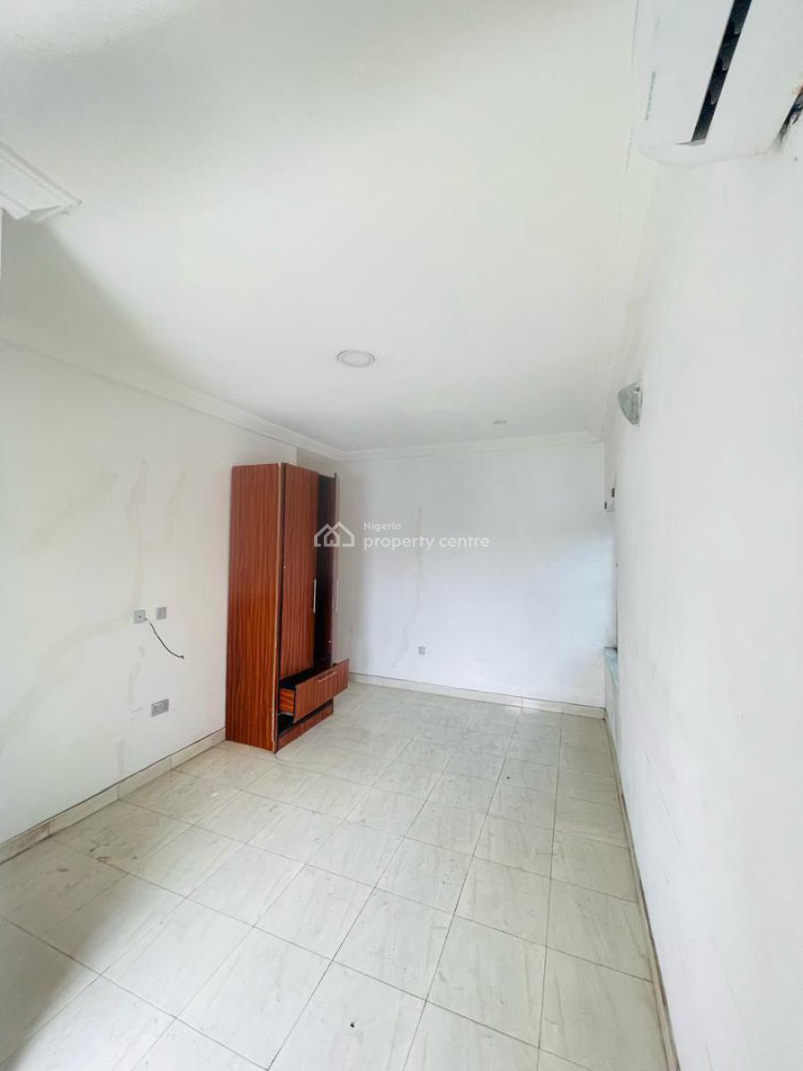 Spacious 2 Bedroom Apartment on 2nd Floor, Ikota, Lekki, Lagos, Flat / Apartment for Rent