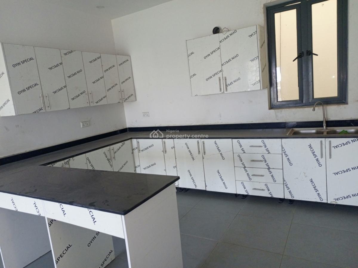 Lovely 2 Bedroom Flat, Agungi, Lekki, Lagos, Flat / Apartment for Sale