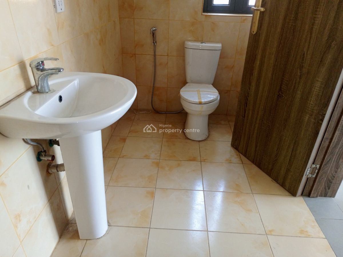 Lovely 2 Bedroom Flat, Agungi, Lekki, Lagos, Flat / Apartment for Sale