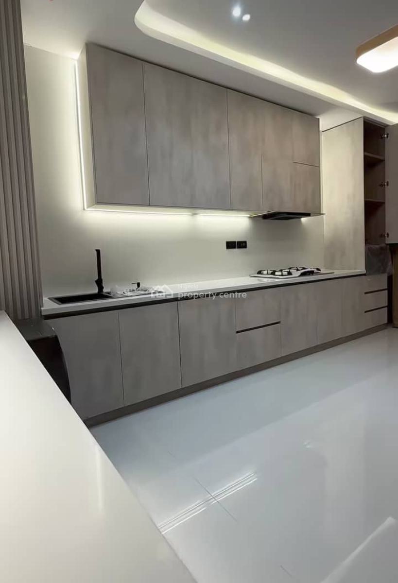 Brand-new 2 Bedrooms Flat, Off Admiralty, Lekki Phase 1, Lekki, Lagos, Flat / Apartment for Sale