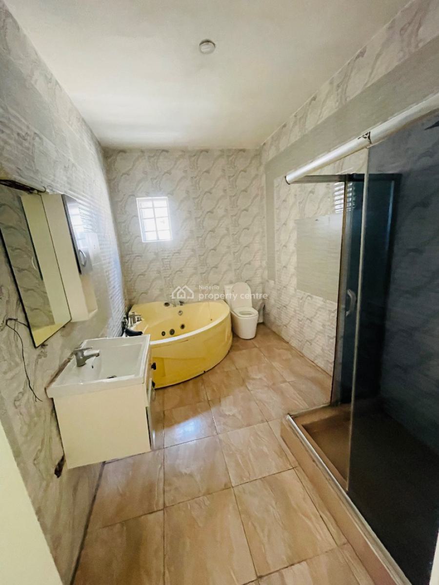 Luxury Spacious  Shared Masters Room Apartment  (upstairs), Ikota Villa, Lekki, Lagos, Flat / Apartment for Rent