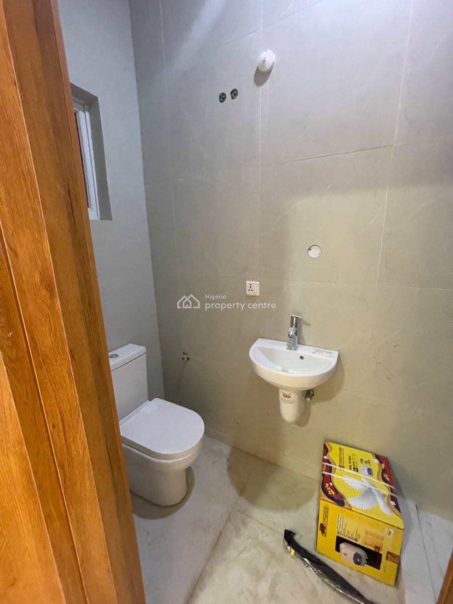 Spacious Fully Serviced 3 Bedroom with 24 Hours Light, Osapa, Lekki, Lagos, Flat / Apartment for Rent