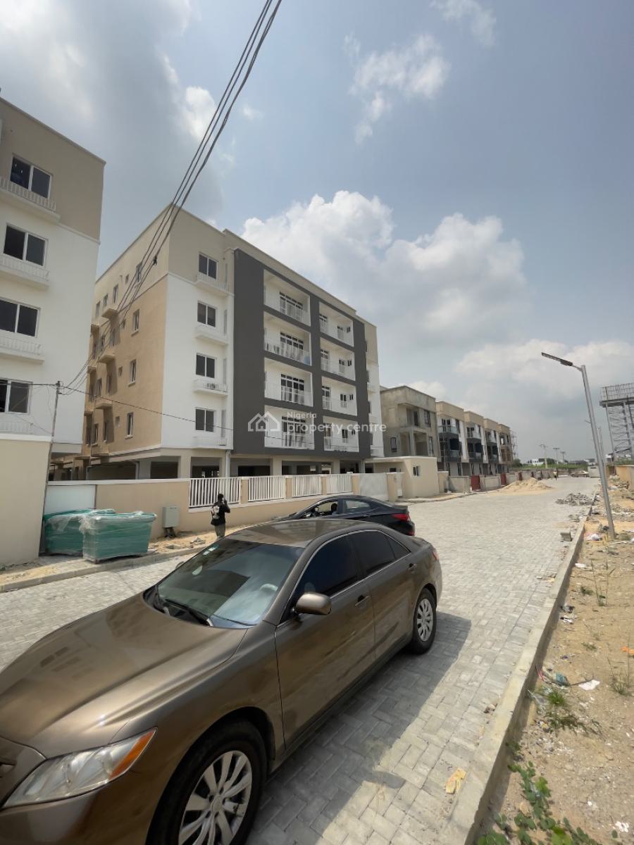 Spacious Fully Serviced 3 Bedroom with 24 Hours Light, Osapa, Lekki, Lagos, Flat / Apartment for Rent