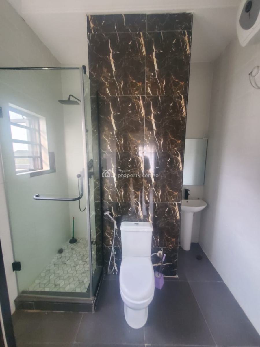 Spacious 3 Bedroom Apartment, Ologolo, Lekki, Lagos, Flat / Apartment for Sale