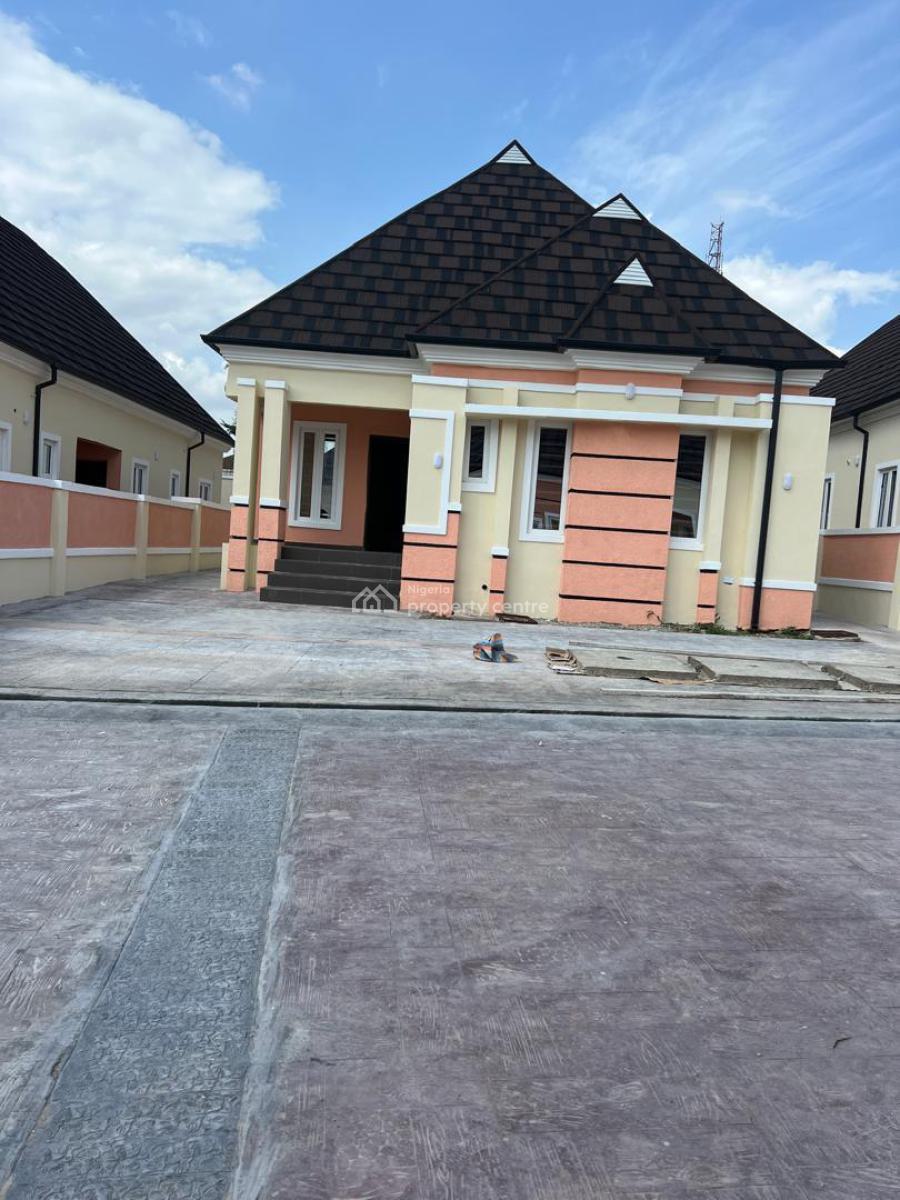 4 Bedroom Bungalow  with 1 Room Bq, Bashorun Housing Estate, Akobo, Ibadan, Oyo, Detached Bungalow for Sale