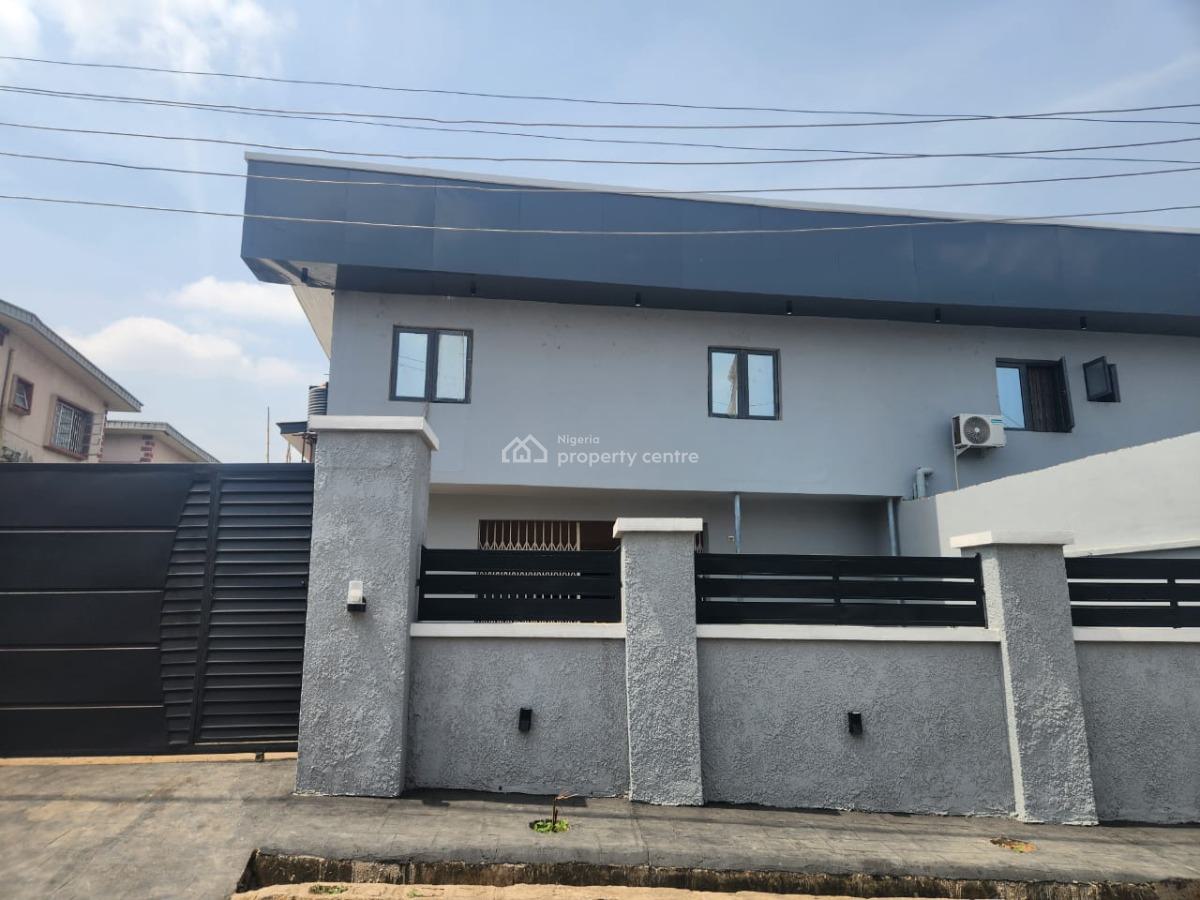 an Old 5 Bedroom Duplex in a Good Environment, Ikolaba Gra, Agodi, Ibadan, Oyo, Semi-detached Duplex for Sale