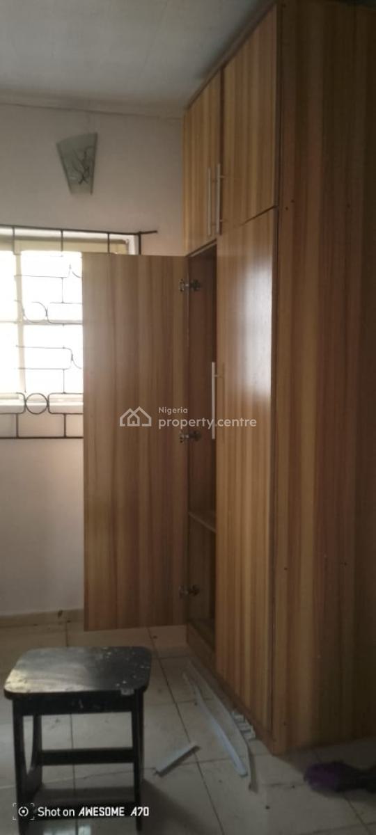 Renovated 3 Bedroomflat, Estate, Yaba, Lagos, Flat / Apartment for Rent