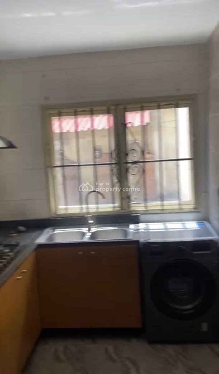Neatly Use 2 Bedroom Flat, Off Allen Avenue, Allen, Ikeja, Lagos, Flat / Apartment for Sale