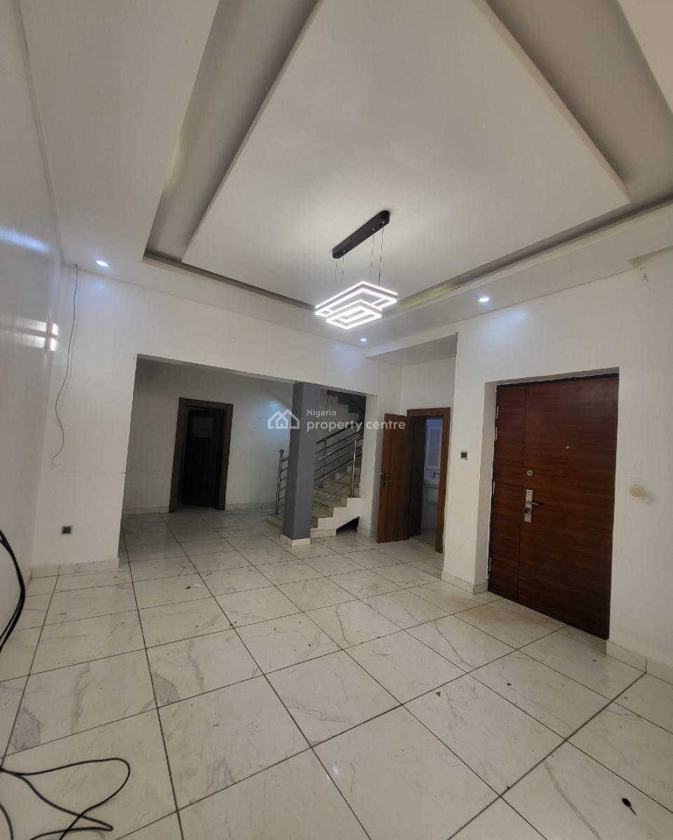 Luxurious Massive 4 Bedroom Terrace Duplex with Bq, By Amaka Plaza, Guzape District, Abuja, Flat / Apartment for Rent